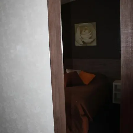 堂吉诃德酒店 2* Vallet