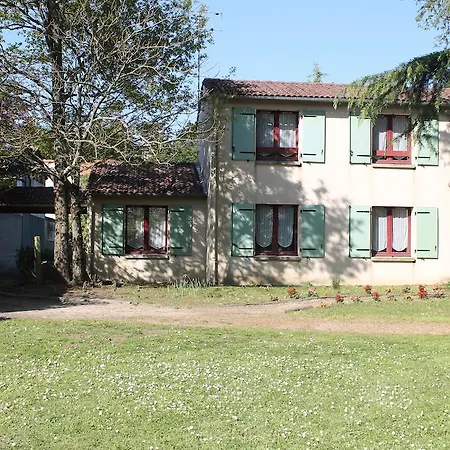 堂吉诃德酒店 2* Vallet